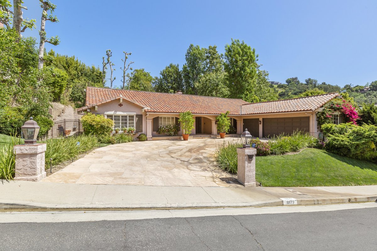 9827 Whitwell, Beverly Hills